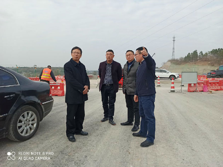 市交通運輸局黨委書記、局長寇子勝調(diào)研S205項目建設.jpg ae6aef9736bf35687b841a4cc1c8490d.jpg