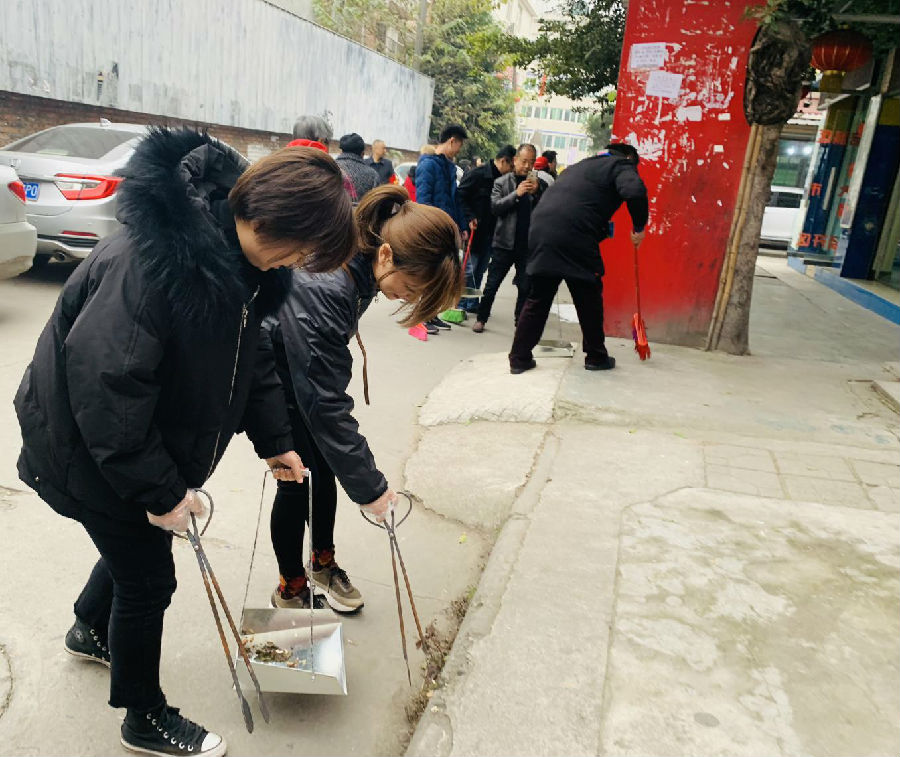 交發(fā)集團(tuán)機(jī)關(guān)黨總支 開展“踐行初心使命黨員志愿服務(wù)” 主題黨日活動3.jpg fe8832569a34968782e69349b090062f.jpg